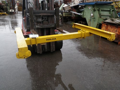 Lifting beam max. 1,5  t, length 1440 mm, 4 points